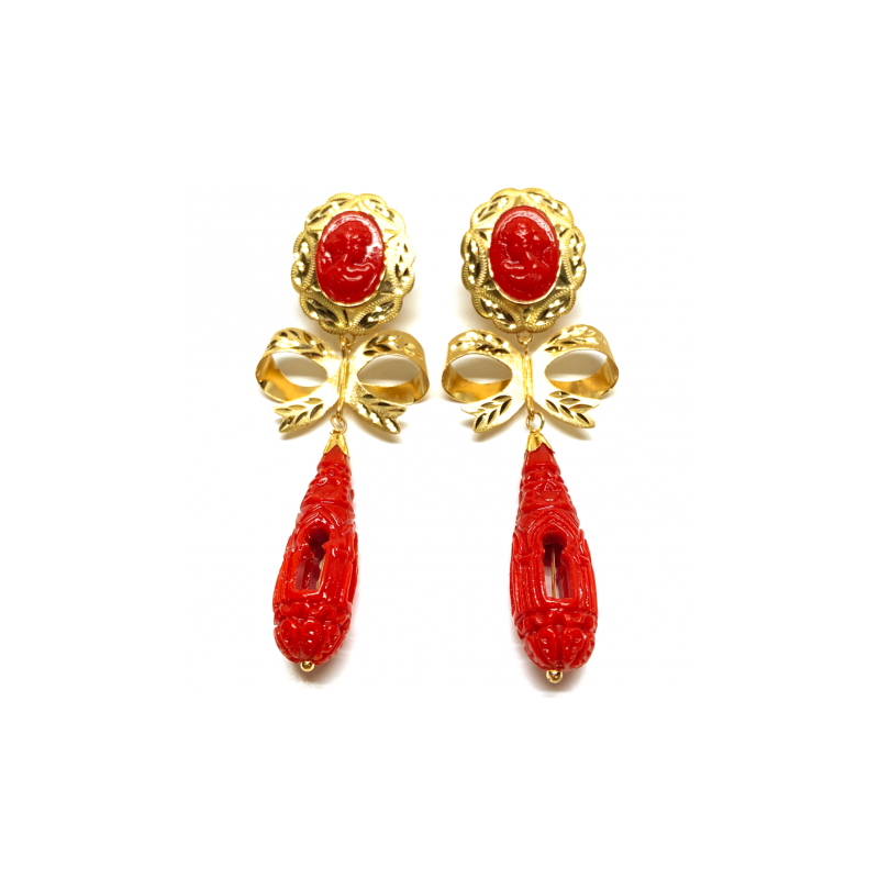 PENDIENTES ORO 18 KILATES CUBANAS CON CAMAFEO Y LAZO TALLADO CON PALO TALLADO